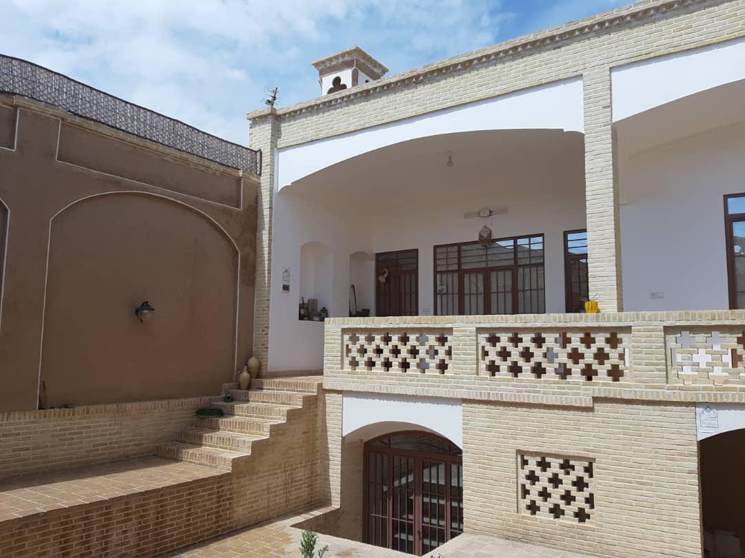 اجاره اقامتگاه بوم گردی خانم تاج در کاشان