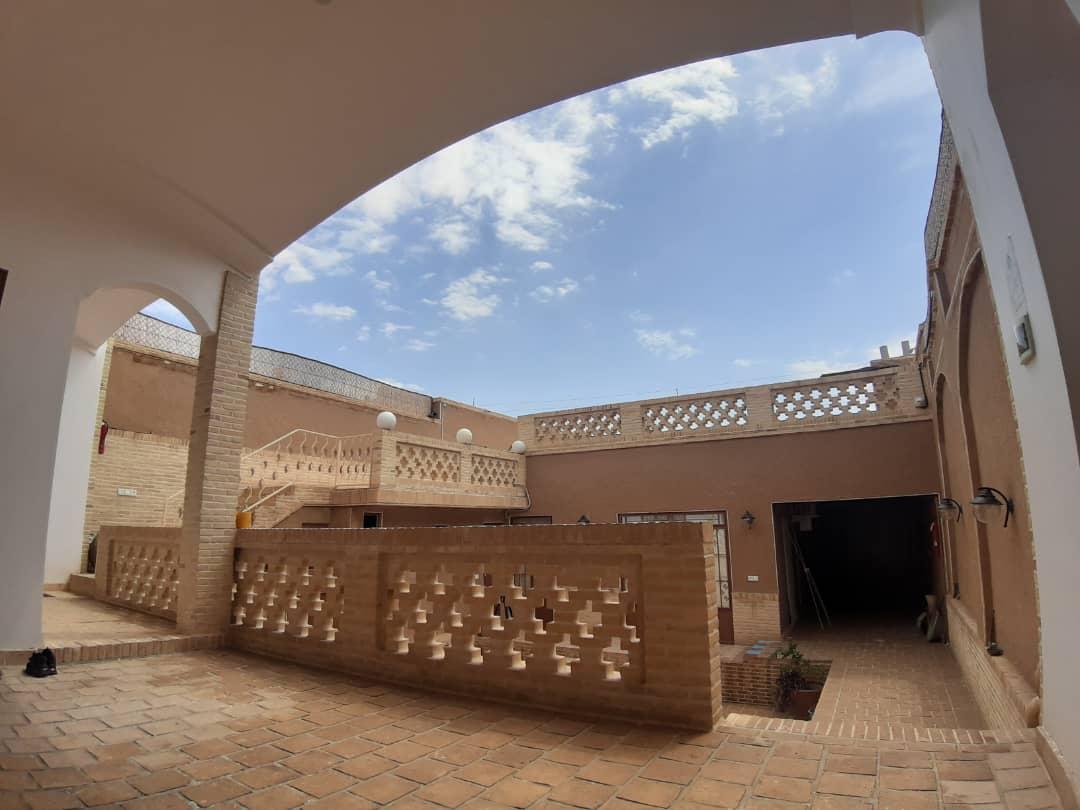 اجاره اقامتگاه بوم گردی خانم تاج در کاشان