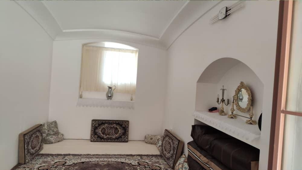 اجاره اقامتگاه بوم گردی خانم تاج در کاشان