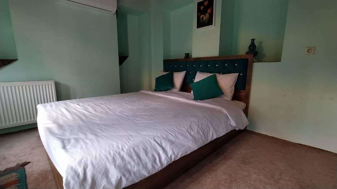 رزرو اقامتگاه بوم گردی لوتوس در شیراز