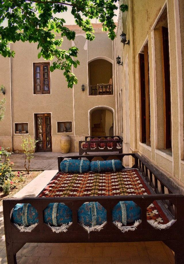 اجاره هتل سنتی کوروش در یزد