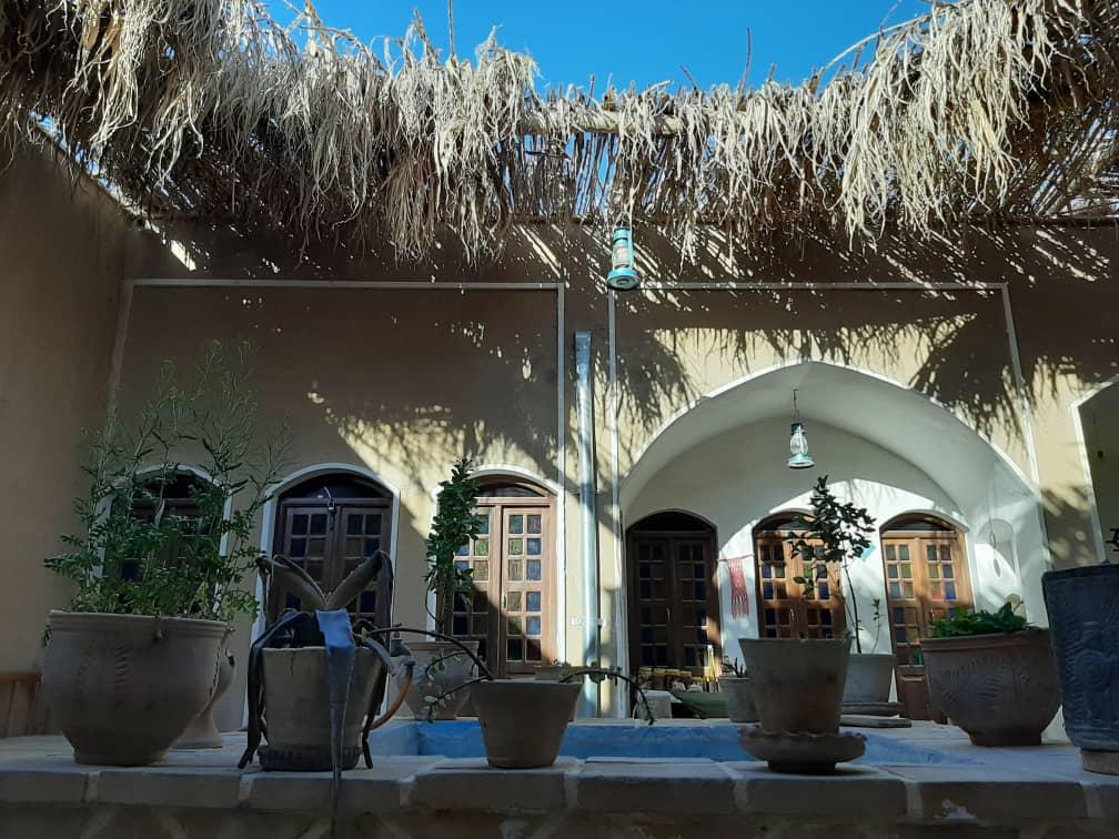 اجاره اقامتگاه بوم گردی رویای کویر در سرخه