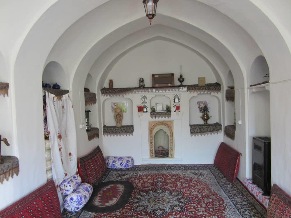 اجاره بوم گردی مسین بابا در سرخه