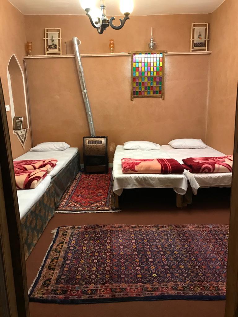 اقامتگاه بوم گردی خانه نخجیر در نراق