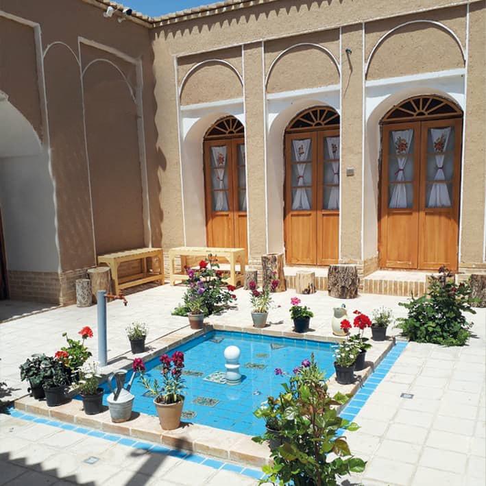 اجاره اقامتگاه بوم گردی خانم رباب در دهاقان