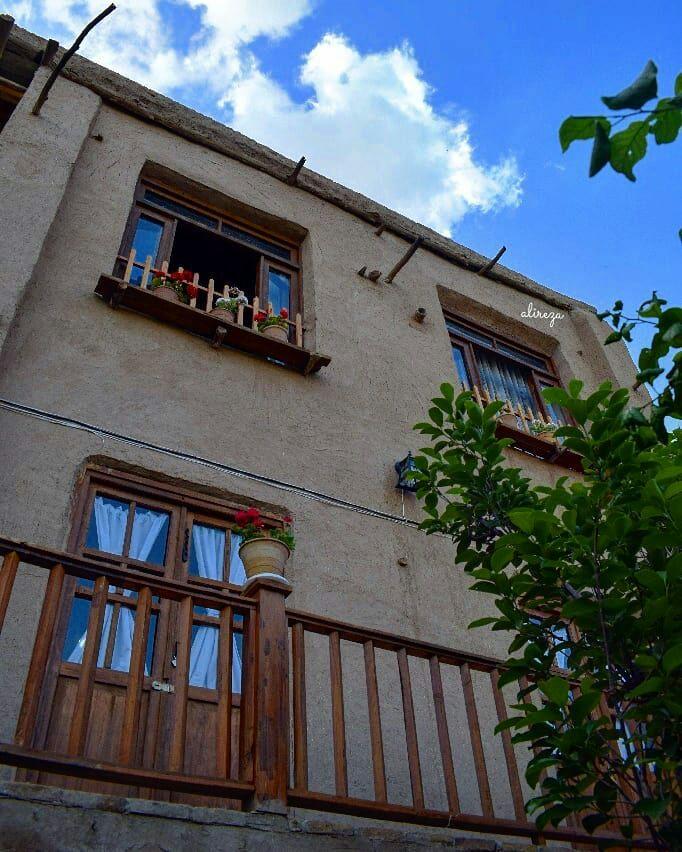 اجاره اقامتگاه بوم گردی چنارستان در درود نیشابور