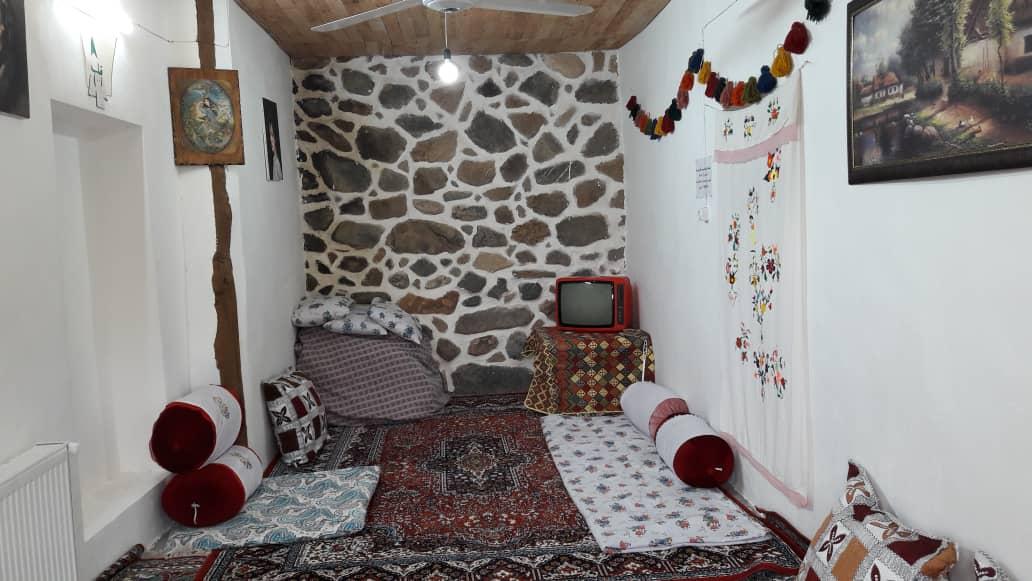 اجاره اقامتگاه بوم گردی چنارستان در درود نیشابور