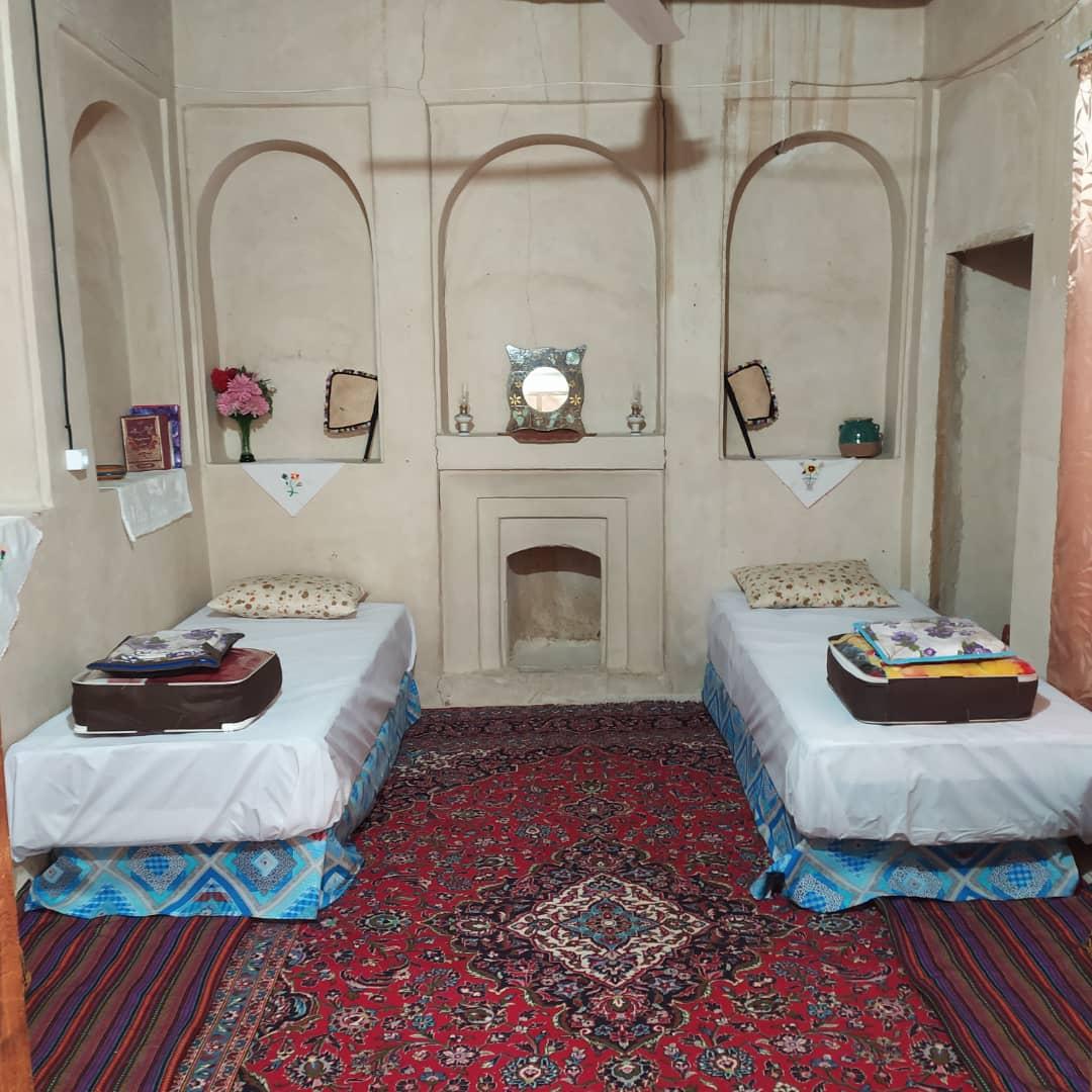 اقامتگاه بوم گردی سرای آبی بی در نی ریز