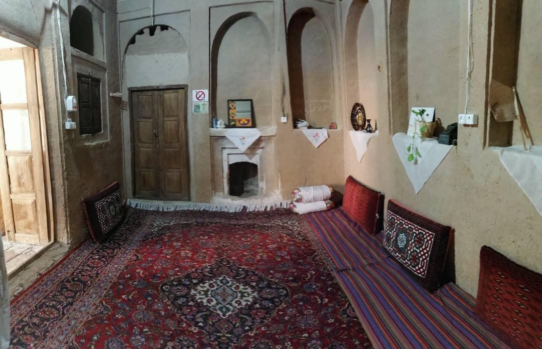 اقامتگاه بوم گردی سرای آبی بی در نی ریز