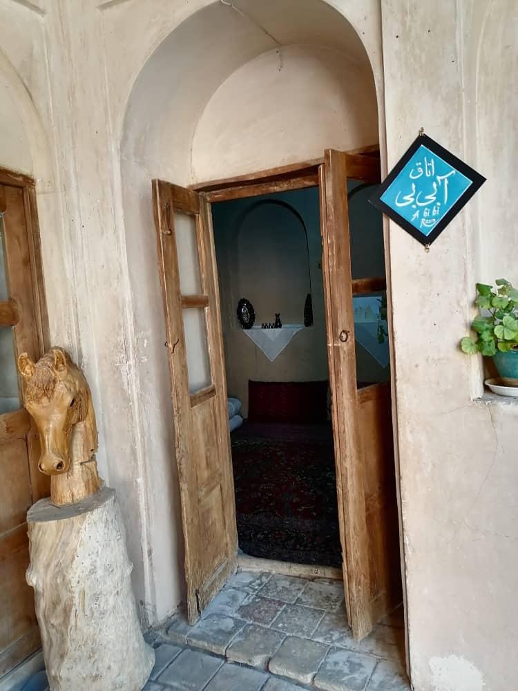 اقامتگاه بوم گردی سرای آبی بی در نی ریز