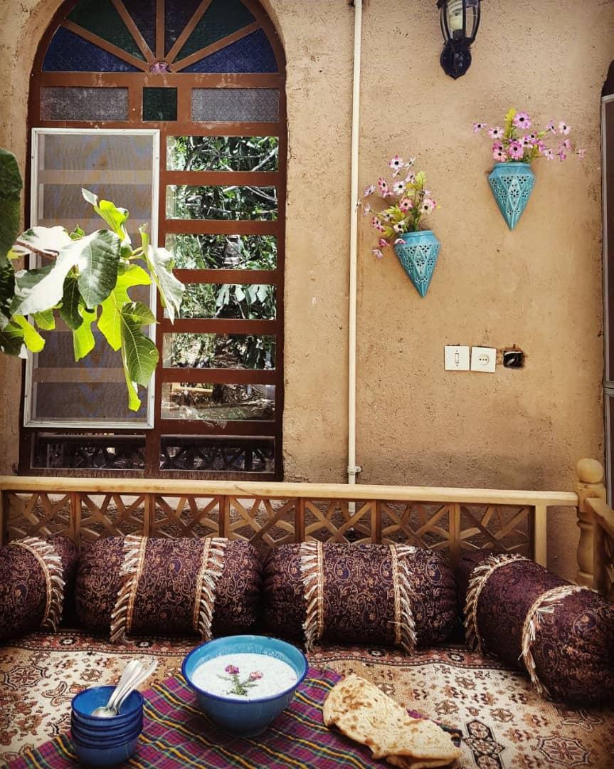 اجاره اقامتگاه سرای مهرگرد در مهریز یزد