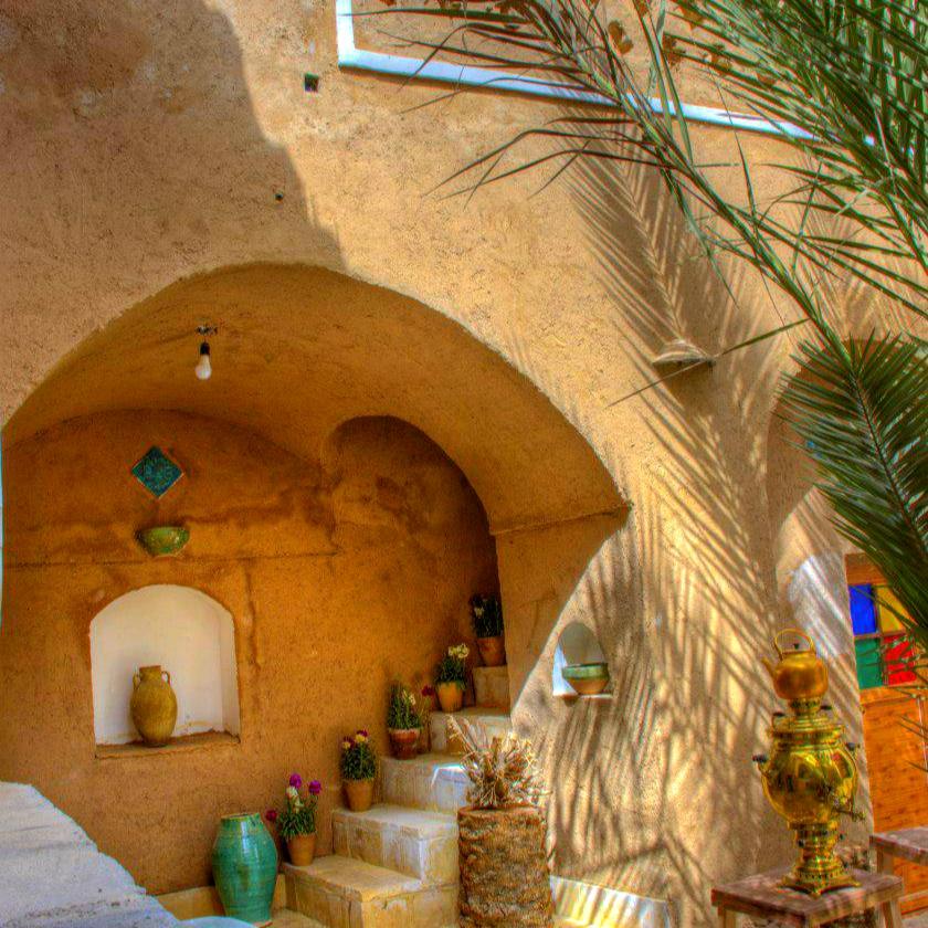 اقامتگاه بوم گردی عمو نوروز در طبس