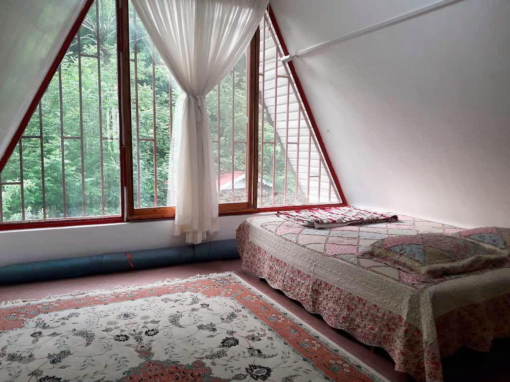 ویلا جنگلی دوبلکس با آلاچیق مسقف بر رودخانه اسالم