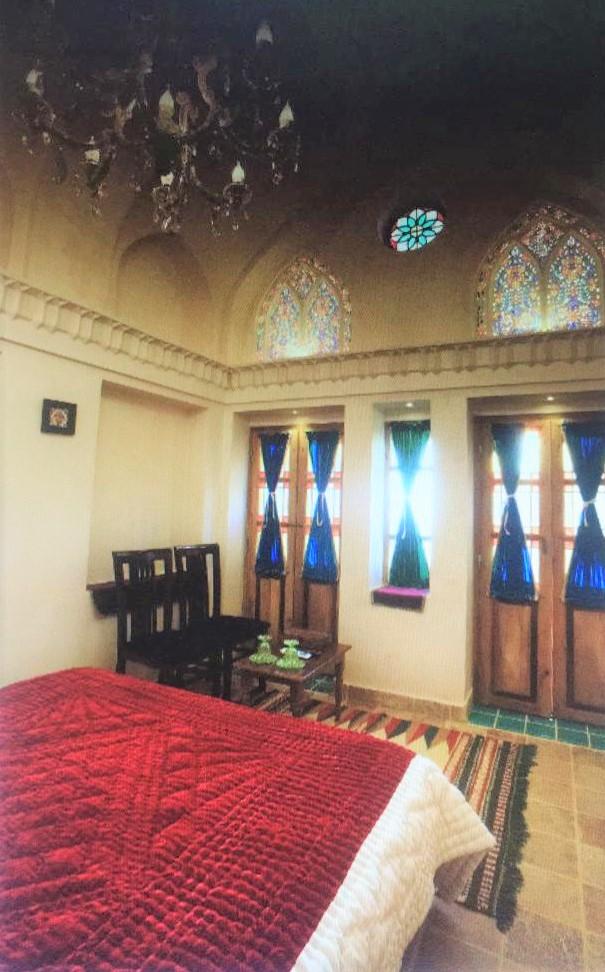 اجاره اقامتگاه سنتی خانه ادیب در کاشان