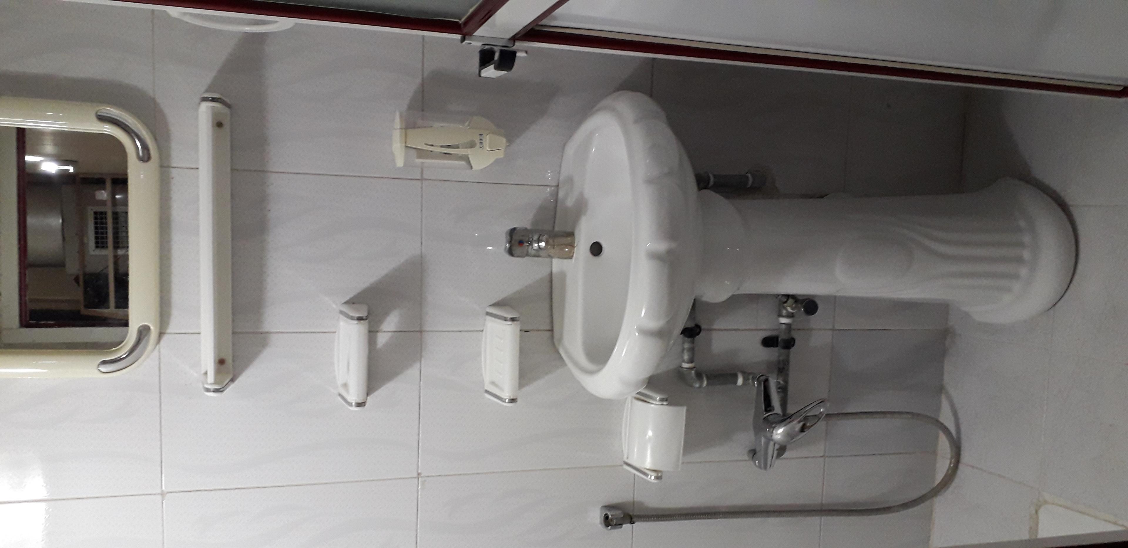 اجاره آپارتمان دوخواب مرکز شهر طبقه دوم