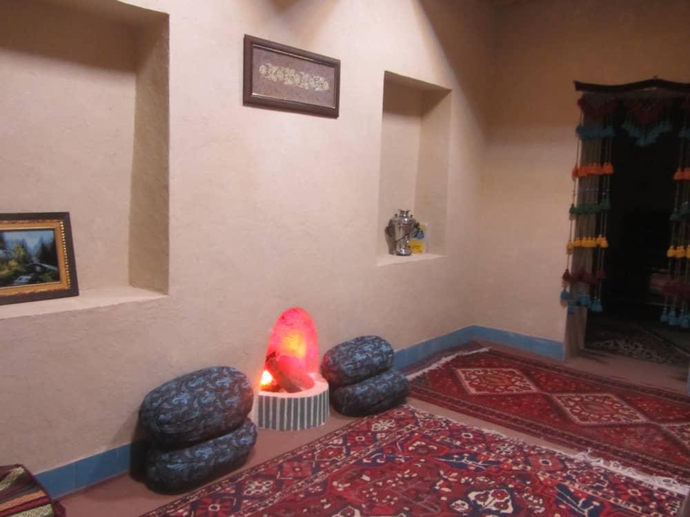 اقامتگاه بوم گردی اشینه در سمیرم