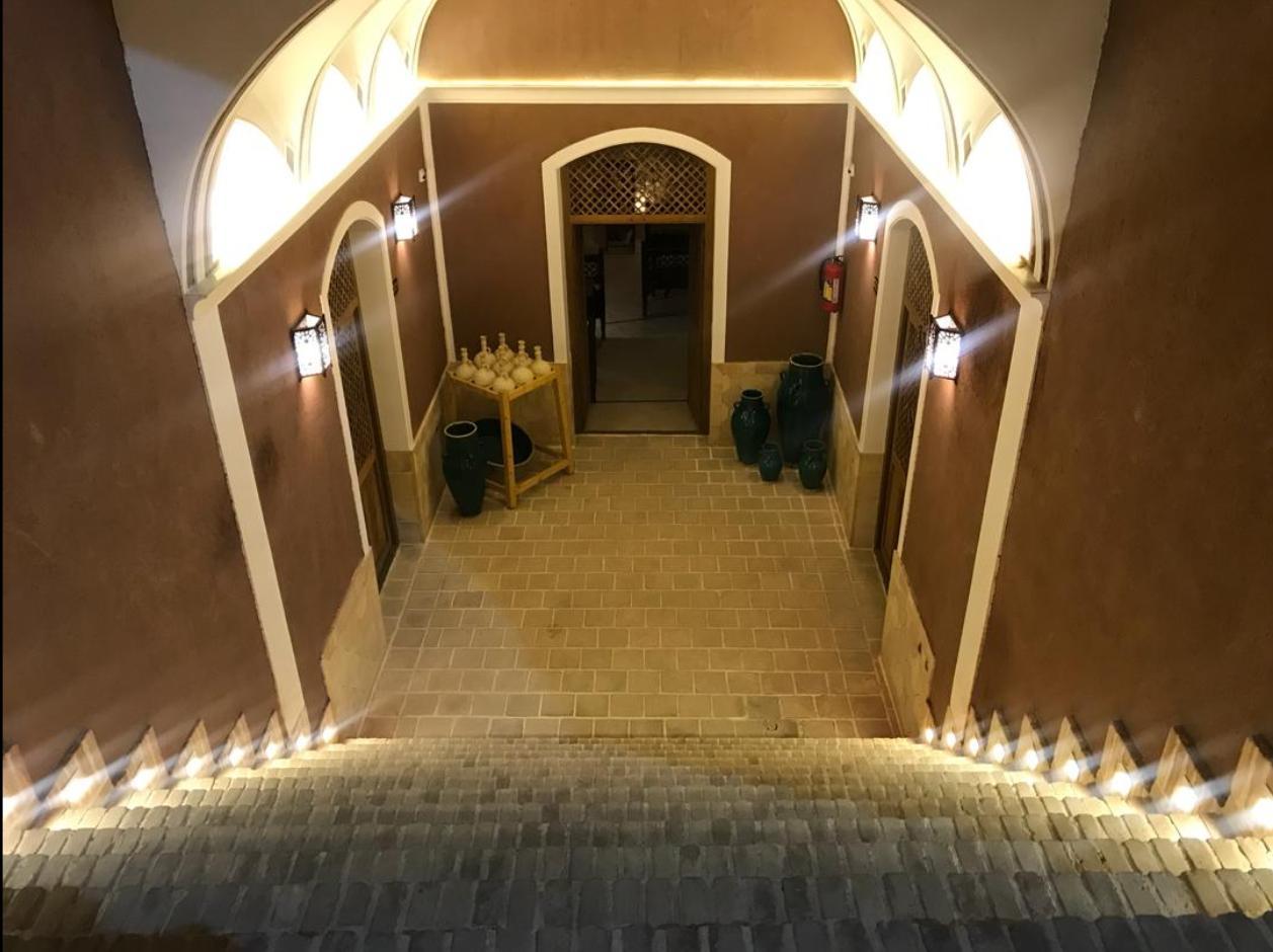 رزرو اقامتگاه سنتی سرای بابا افضل در کاشان