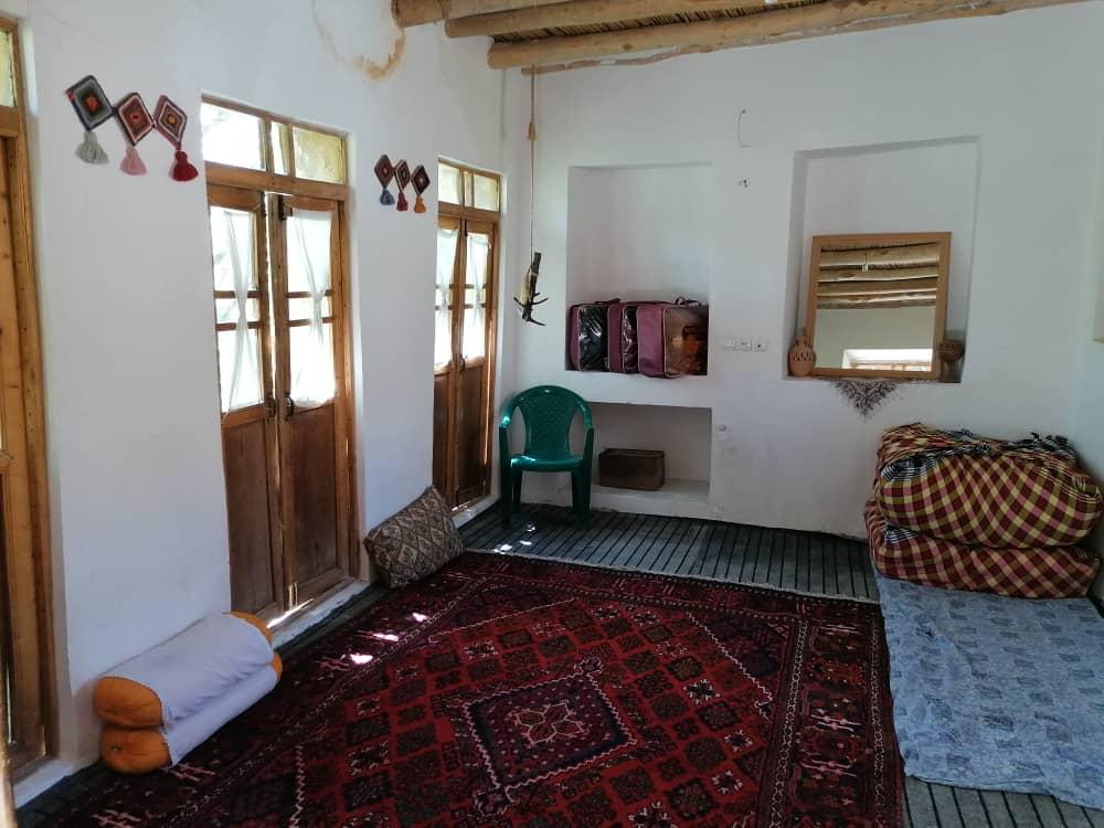 اقامتگاه بوم گردی آویلا در برزک کاشان