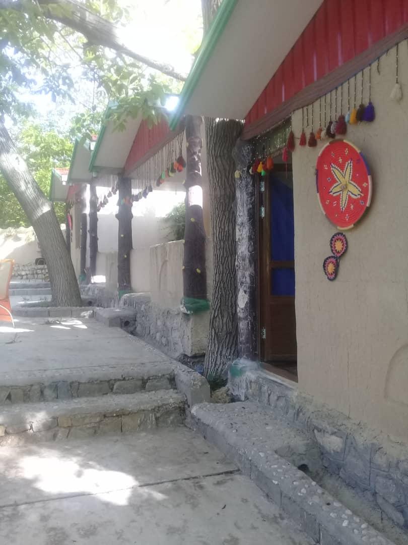 اجاره اقامتگاه بوم گردی باغ شریف در بافت