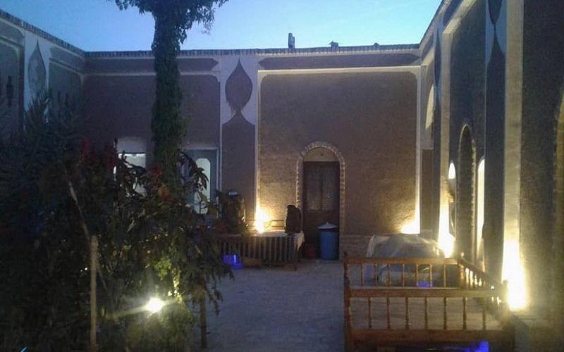 اقامتگاه بوم گردی کاروان در خور و بیابانک