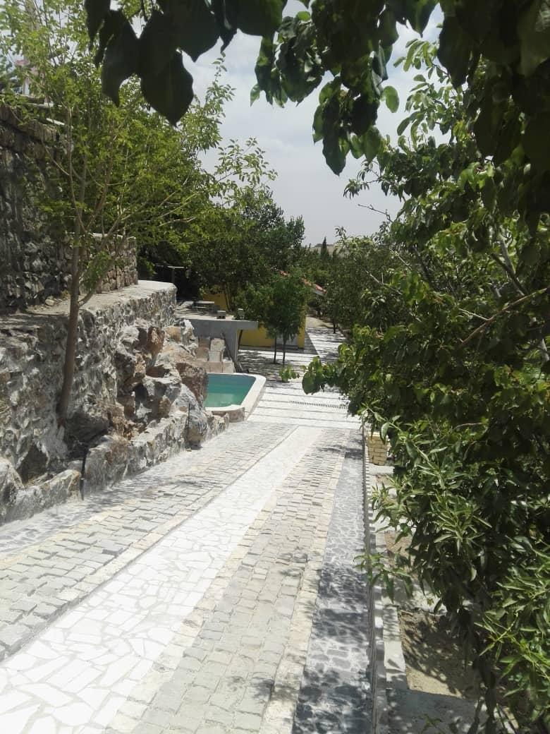 اجاره ویلا در باغ بهادران با استخر
