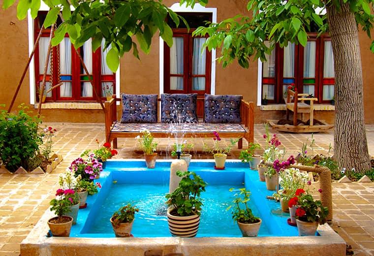 اقامتگاه بوم گردی نی چشمه در اقلید