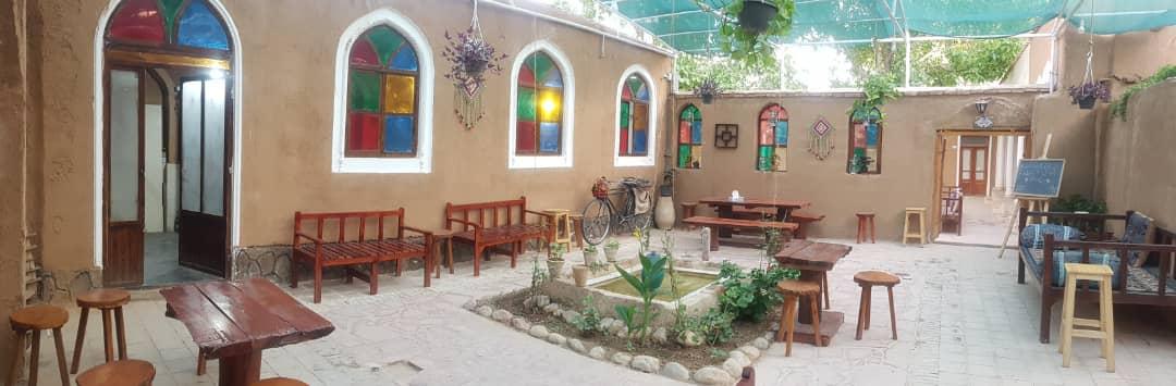 اقامتگاه بوم گردی نی چشمه در اقلید