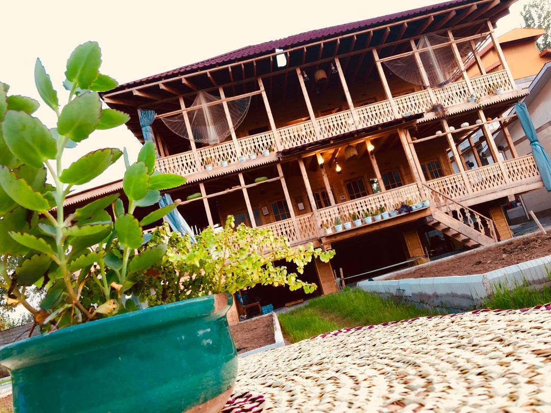 اجاره اقامتگاه بوم گردی سرای فخر در لشت نشا