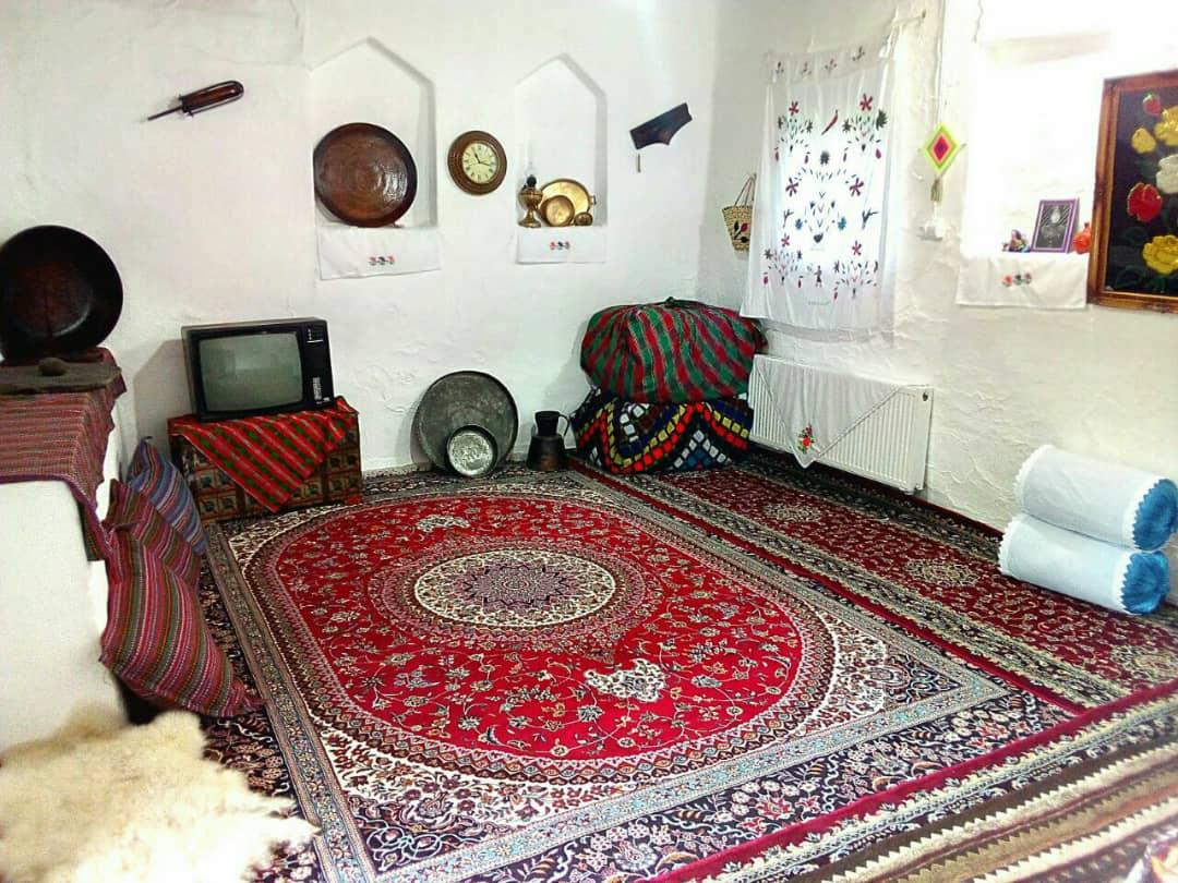 اجاره اقامتگاه بوم گردی کلبه سوتراش در عباس آباد