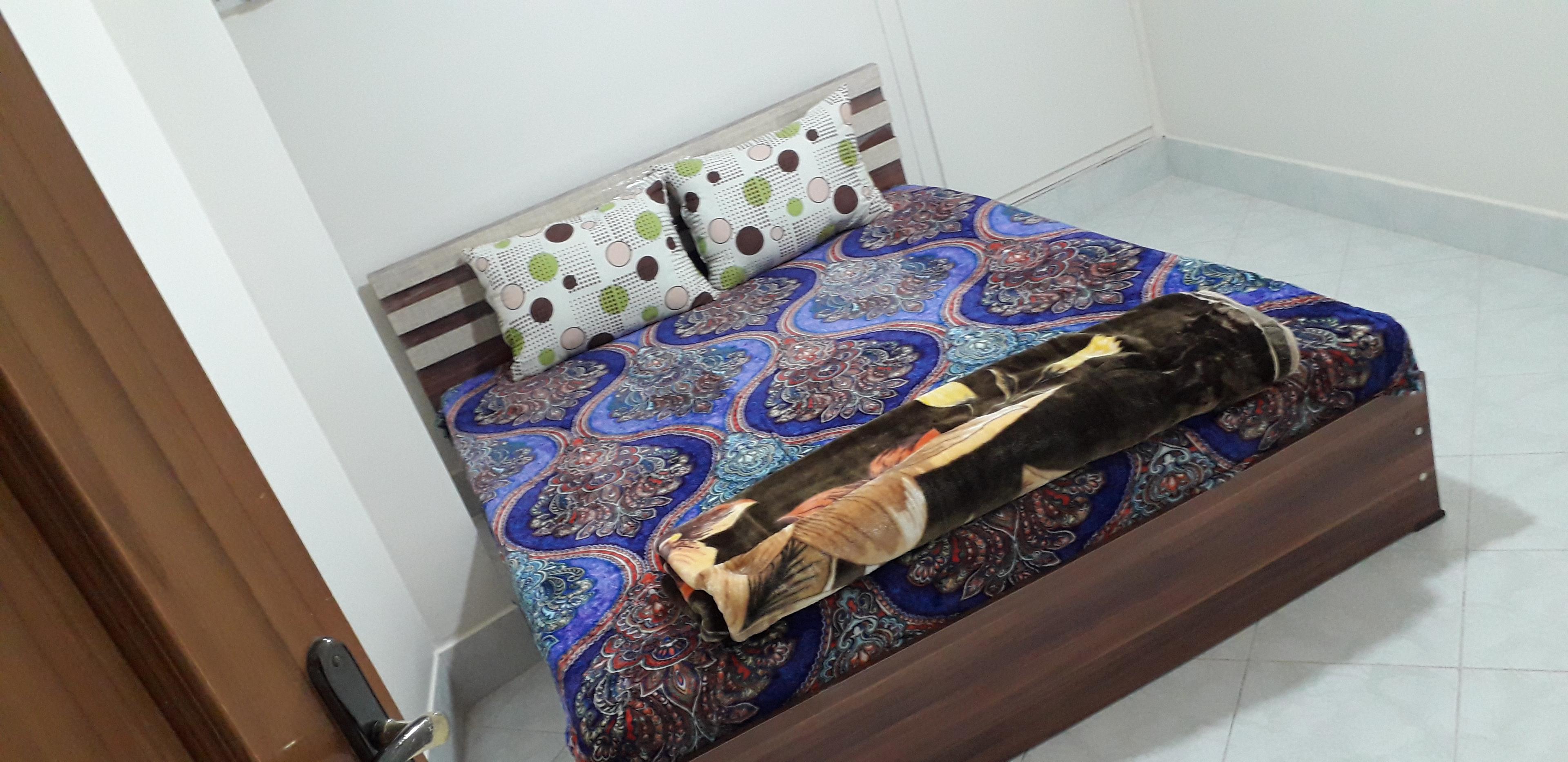 آپارتمان دوخواب طبقه اول مرکز شهر