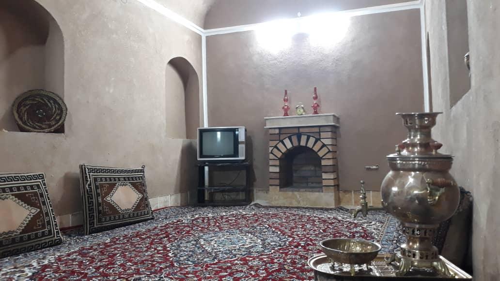 اجاره اقامتگاه بوم گردی لیلاز در اردستان