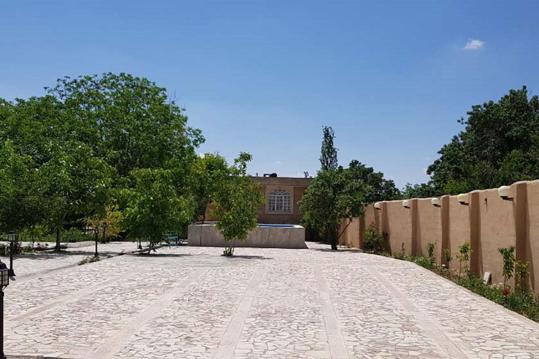 رزرو اقامتگاه بوم گردی موبد در آباده