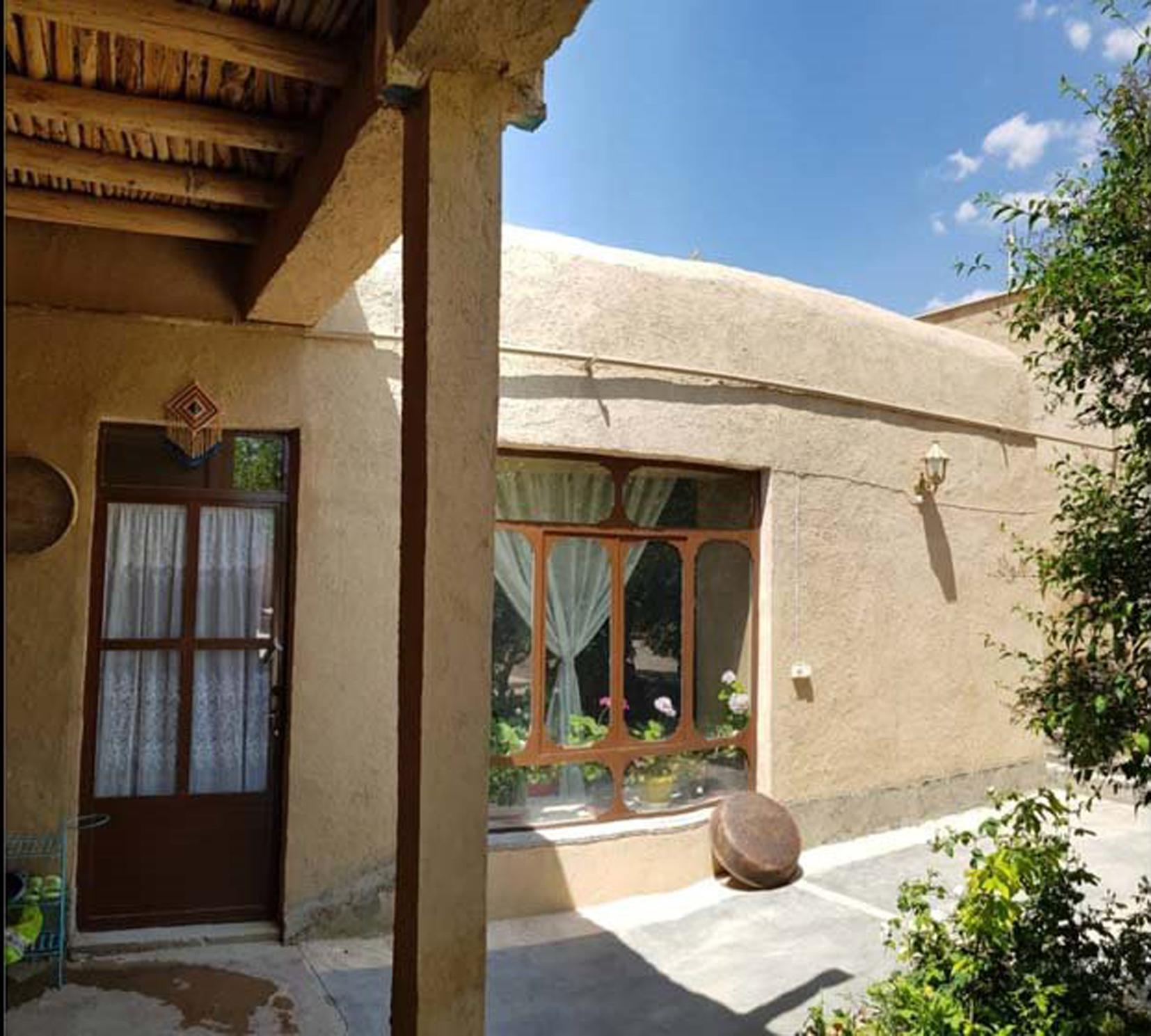 رزرو اقامتگاه بوم گردی موبد در آباده