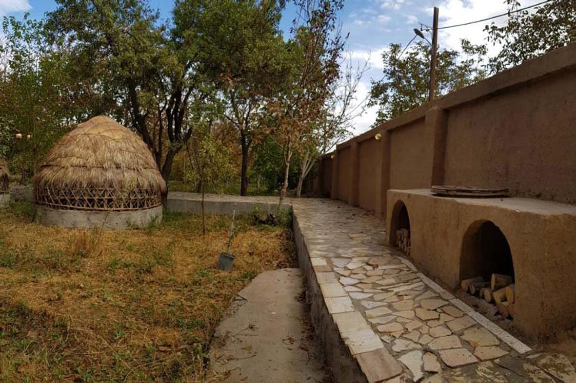 رزرو اقامتگاه بوم گردی موبد در آباده