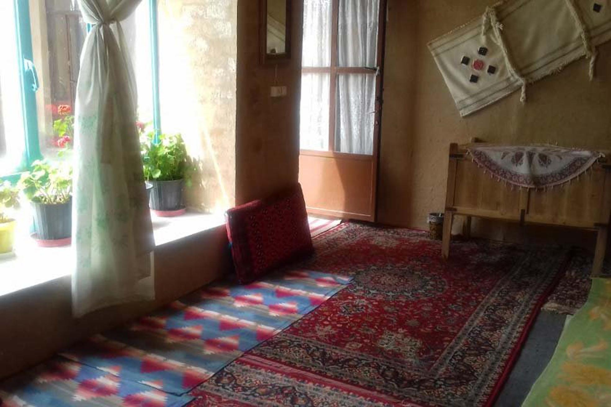 رزرو اقامتگاه بوم گردی موبد در آباده