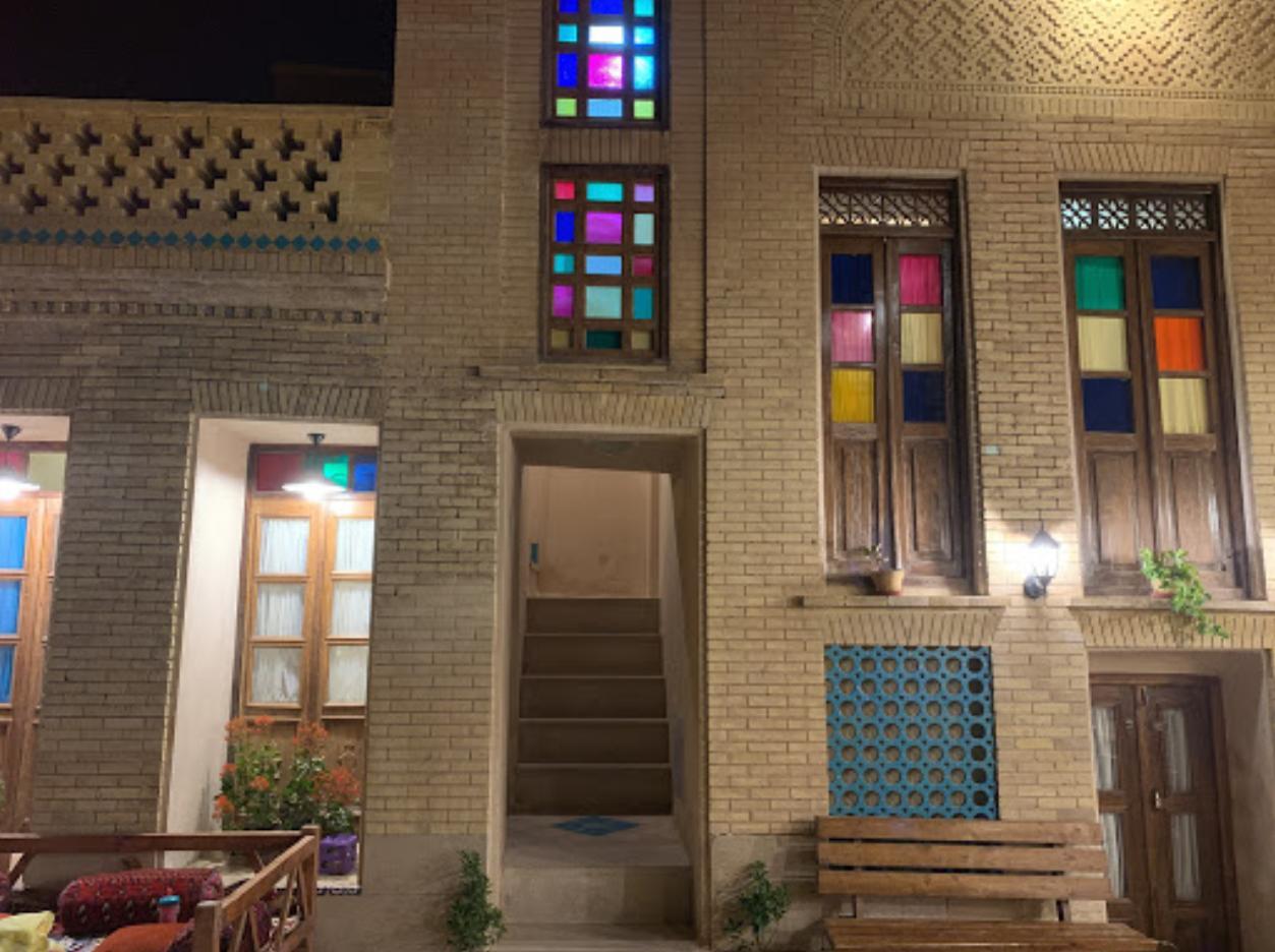 اجاره خانه سنتی ماه منیر در شیراز