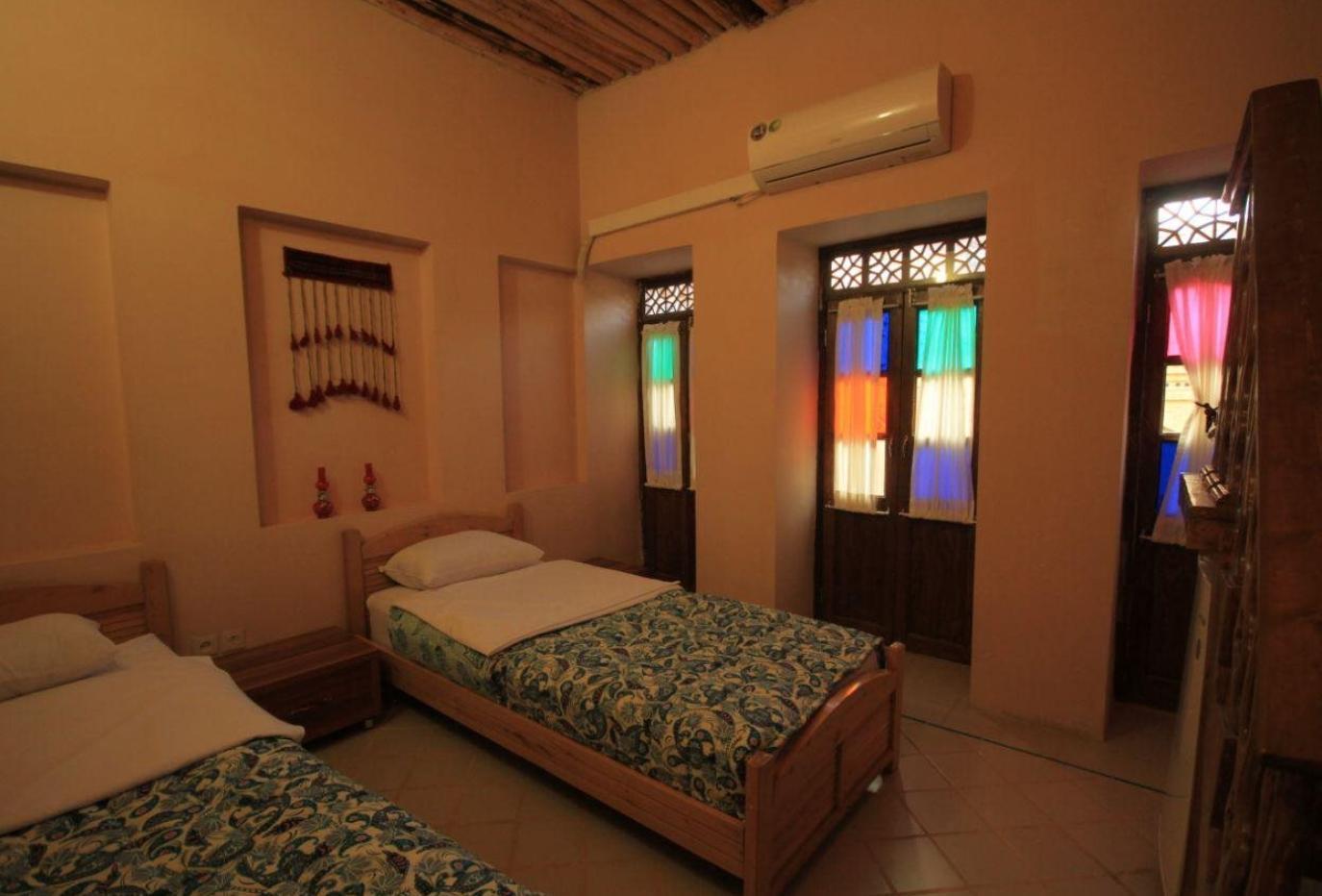 اجاره خانه سنتی ماه منیر در شیراز