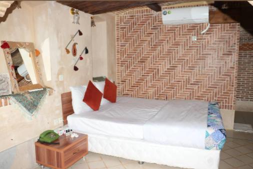 اجاره خانه سنتی ماه منیر در شیراز