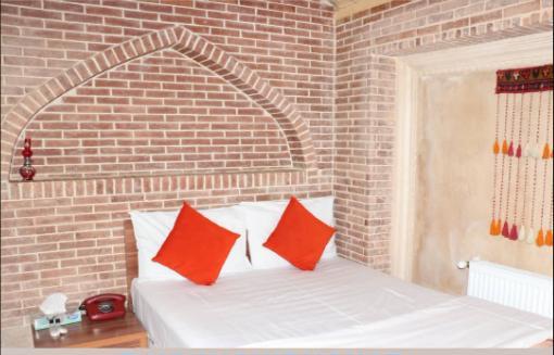 اجاره خانه سنتی ماه منیر در شیراز