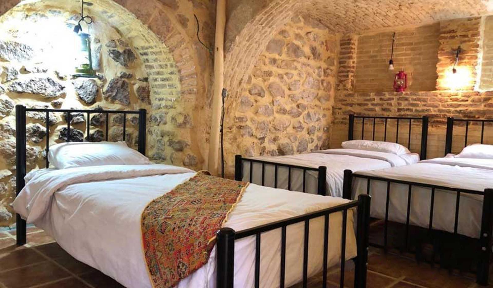 اجاره اقامتگاه بوم گردی بی بی در شیراز