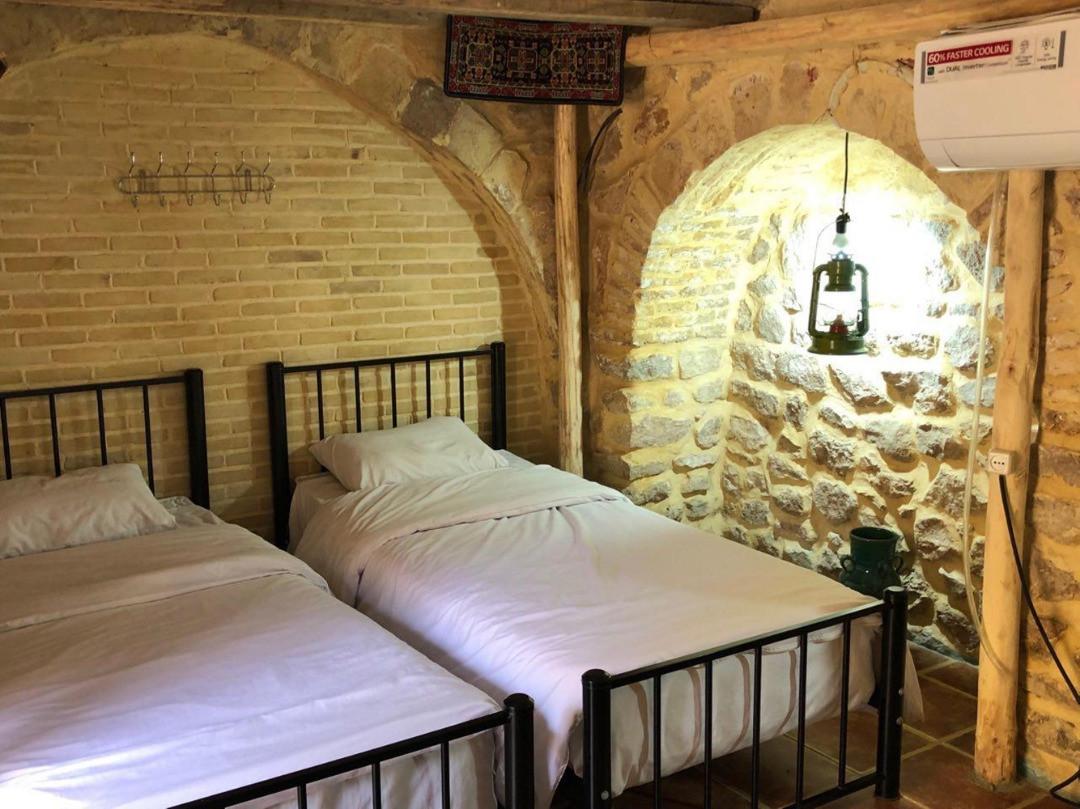 اجاره اقامتگاه بوم گردی بی بی در شیراز