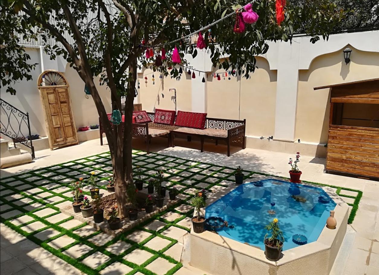 رزرو اقامتگاه بوم گردی ترنجستان در شیراز