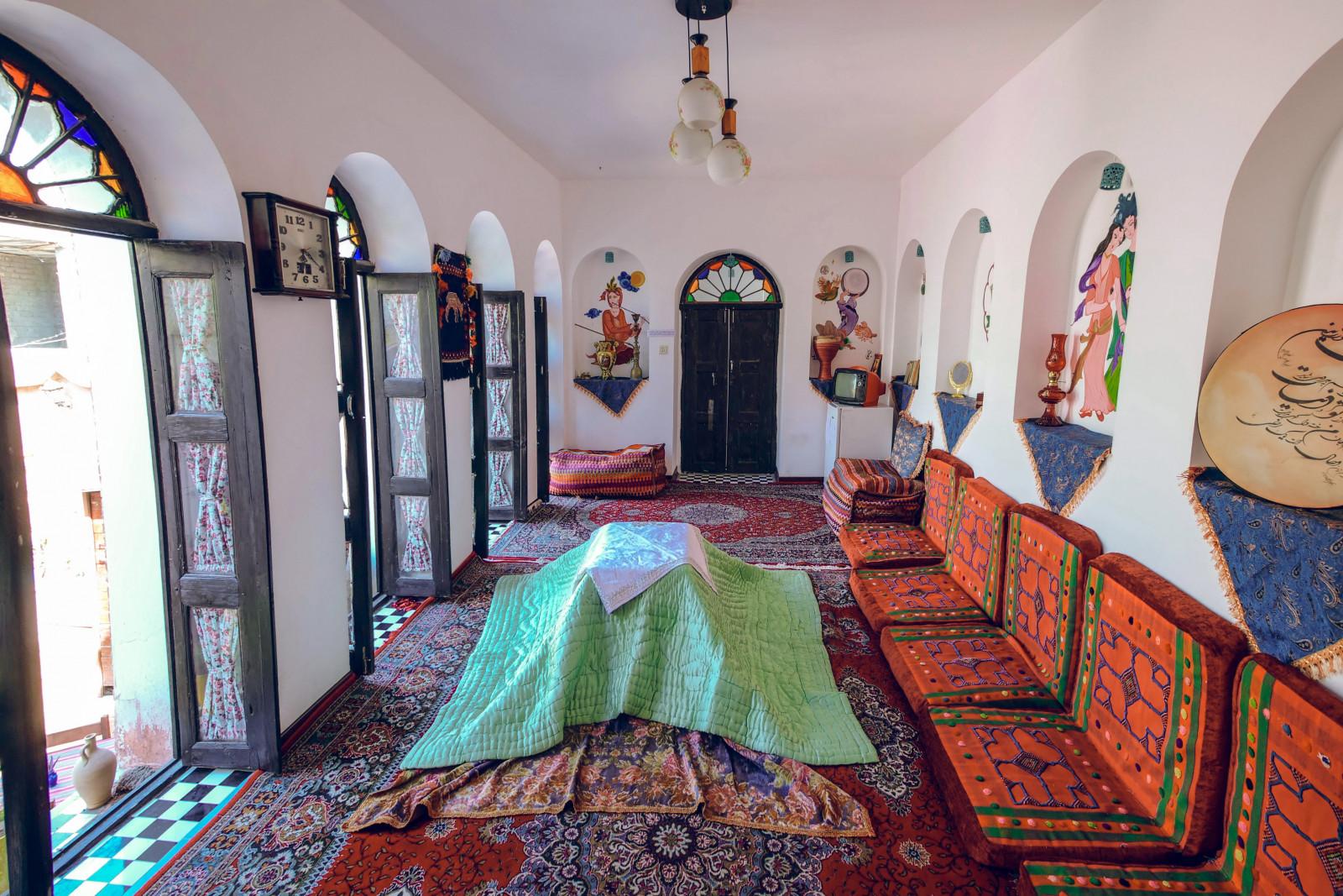 رزرو اقامتگاه بوم گردی ترنجستان در شیراز