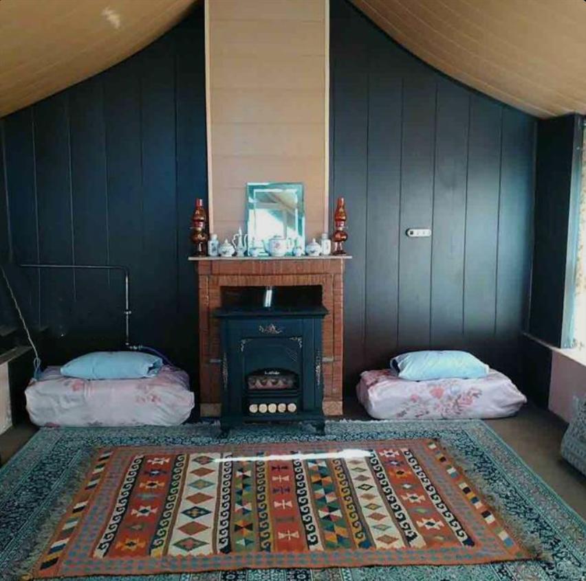 اقامتگاه بوم گردی باغ گلها در ارسنجان