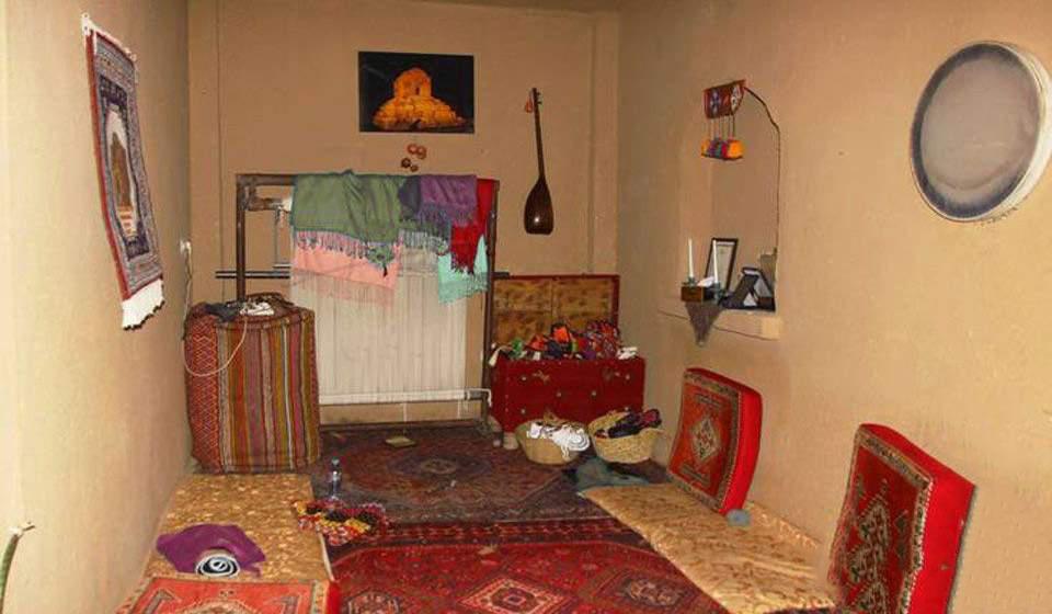 اقامتگاه بوم گردی کلبه آقامیر در پاسارگاد