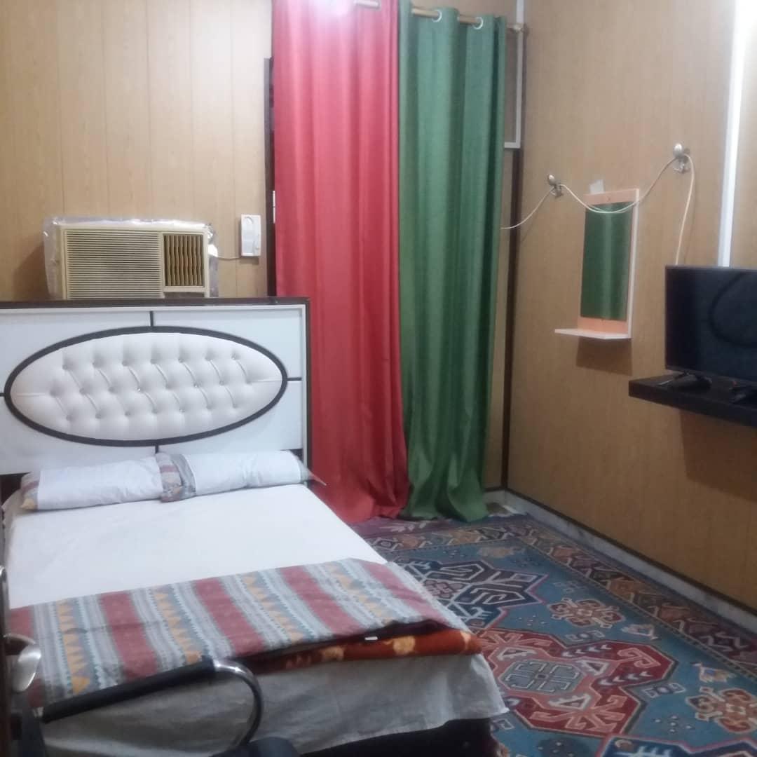 اجاره سوئیت همکف با پارکینگ در خیابان دانشگاه