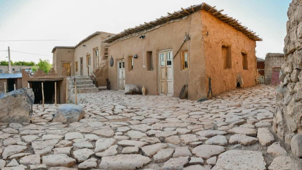 اجاره اقامتگاه بوم گردی قصر یعقوب در خرم بید