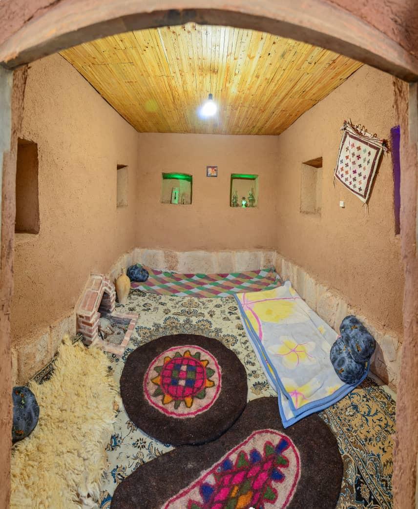 اجاره اقامتگاه بوم گردی قصر یعقوب در خرم بید