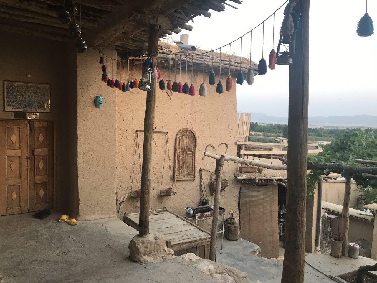 اجاره اقامتگاه بوم گردی سرای هما در سپیدان