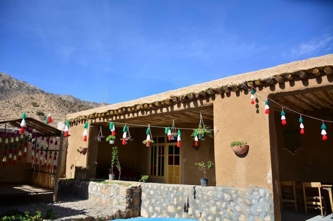 اقامتگاه بوم گردی آسمان آبی در فسا